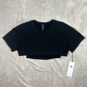 Alo Women’s Made You Look Short Sleeve Cropped Tee Shirt Small Black